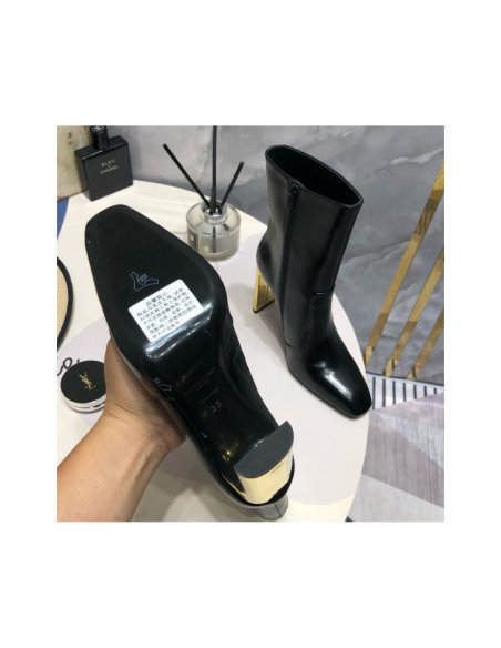 Cheap Reps Saint Laurent Auteuil Ankle Boots in Black Glazed Leather
