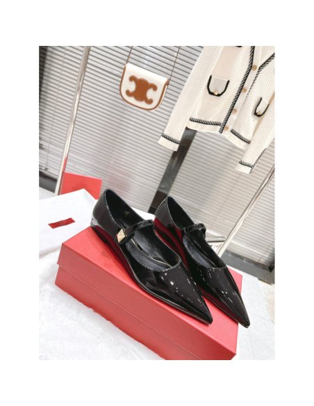 Cheap Reps Valentino Tiptoe Ballet Flats In Black Patent Leather