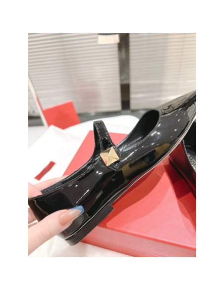 Cheap Reps Valentino Tiptoe Ballet Flats In Black Patent Leather