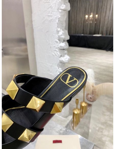 Cheap Reps Valentino Roman Stud Flat Mules In Black Leather