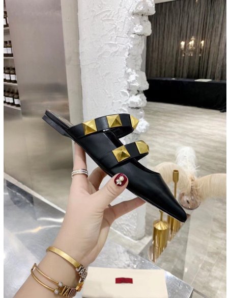 Cheap Reps Valentino Roman Stud Flat Mules In Black Leather