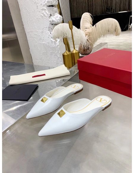 Cheap Reps Valentino Roman Stud Flat Mules In White Calfskin
