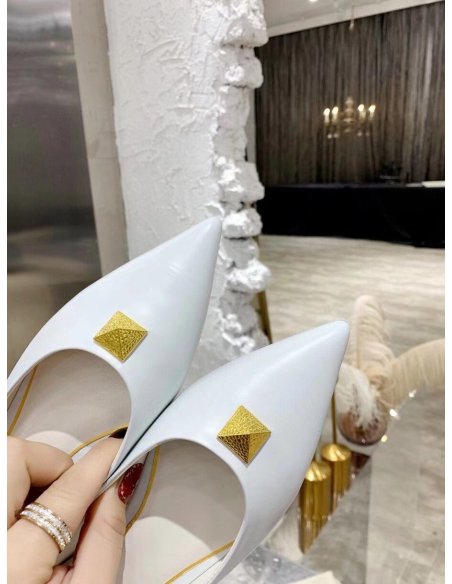 Cheap Reps Valentino Roman Stud Flat Mules In White Calfskin