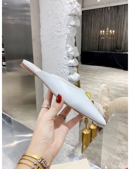 Cheap Reps Valentino Roman Stud Flat Mules In White Calfskin