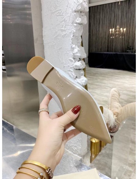 Cheap Reps Valentino Roman Stud Flat Mules In White Calfskin