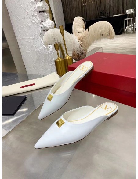 Cheap Reps Valentino Roman Stud Flat Mules In White Calfskin
