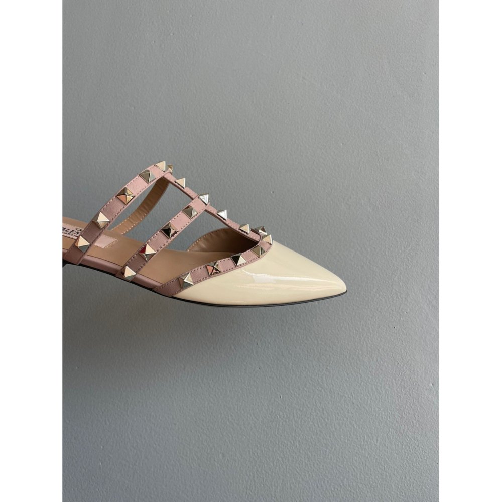 Cheap Reps Valentino Rockstud Flat Mules In White Patent Leather