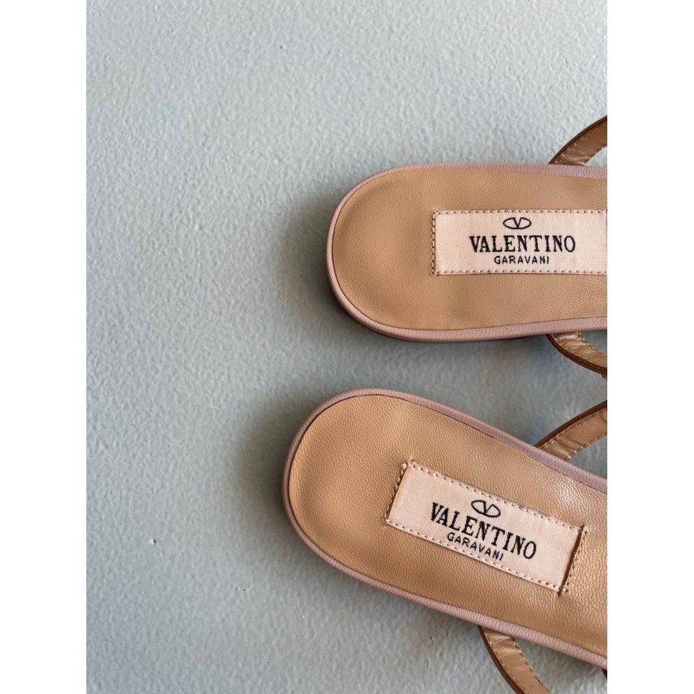 Cheap Reps Valentino Rockstud Flat Mules In Opal-grey Patent Leather
