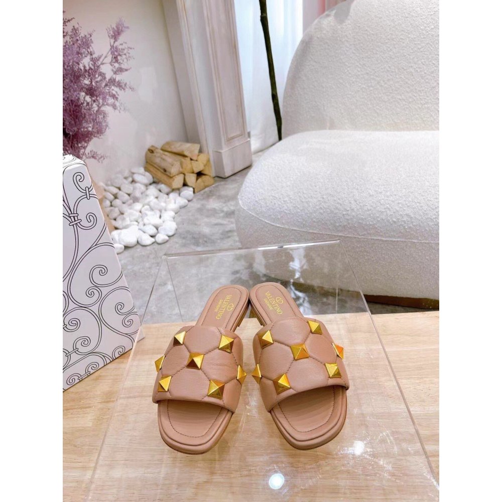 Cheap Reps Valentino Roman Stud Flat Slides In Powder Quilted Nappa