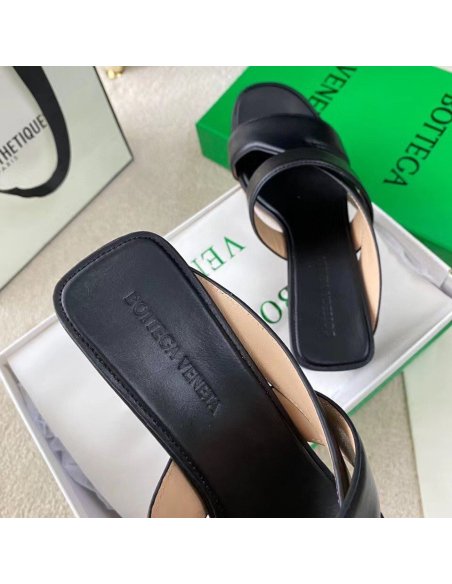Cheap Reps Bottega Veneta Band Slides In Black Lambskin