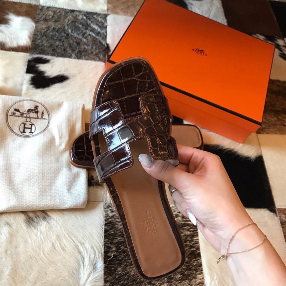 Cheap Reps Hermes Oran Slide Sandals In Burgundy Shiny Niloticus Crocodile Skin