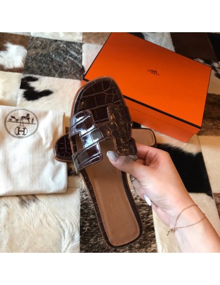 Cheap Reps Hermes Oran Slide Sandals In Burgundy Shiny Niloticus Crocodile Skin
